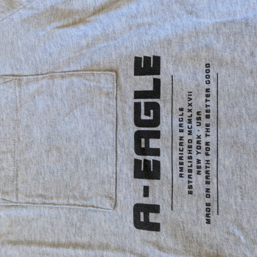 American Eagle Men's Long Sleeve Tee. Size Small